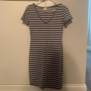 H&M Form-fitting dress